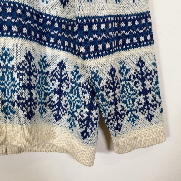WHITE RAM | VINTAGE KNITTED VIRGIN  WOOL SNOWFLAKES SWEATER CARDIGAN - Picture 14 of 15